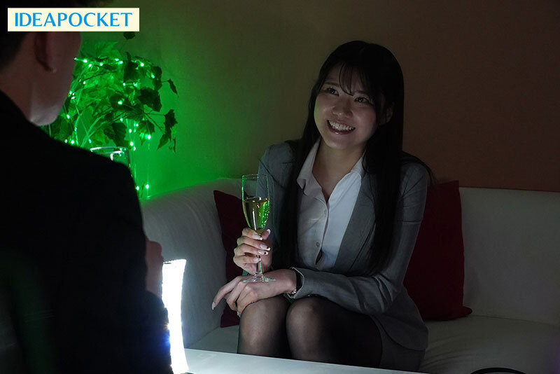 Chén nhỏ cùng công ty baby three của sếp khi đi công tác