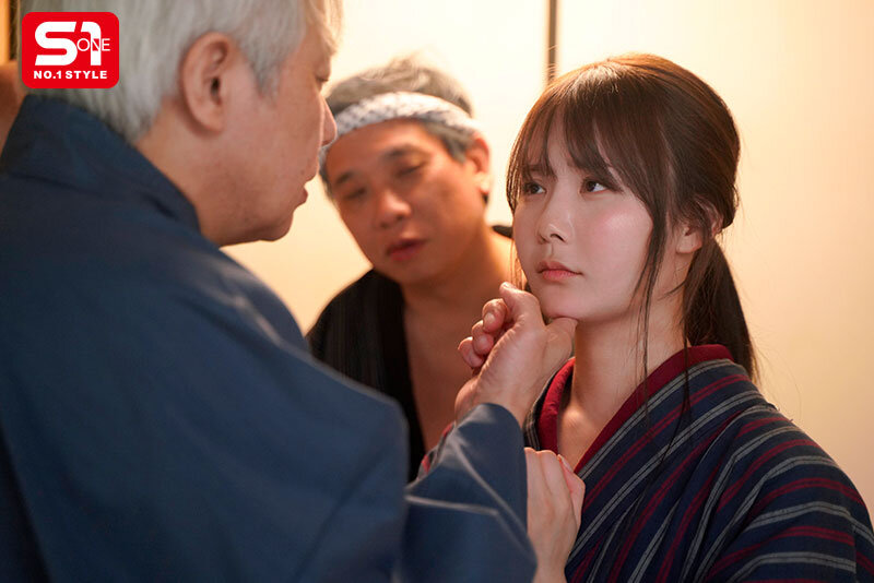 Cô thôn nữ đáng thương làm bồn chứa tinh của tất cả đàn ông Miru